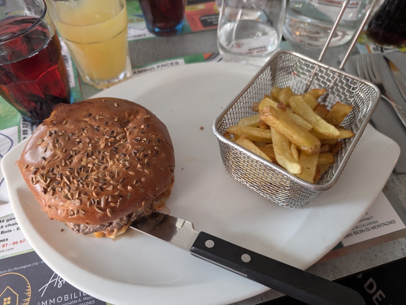 Hamburger maison et frites